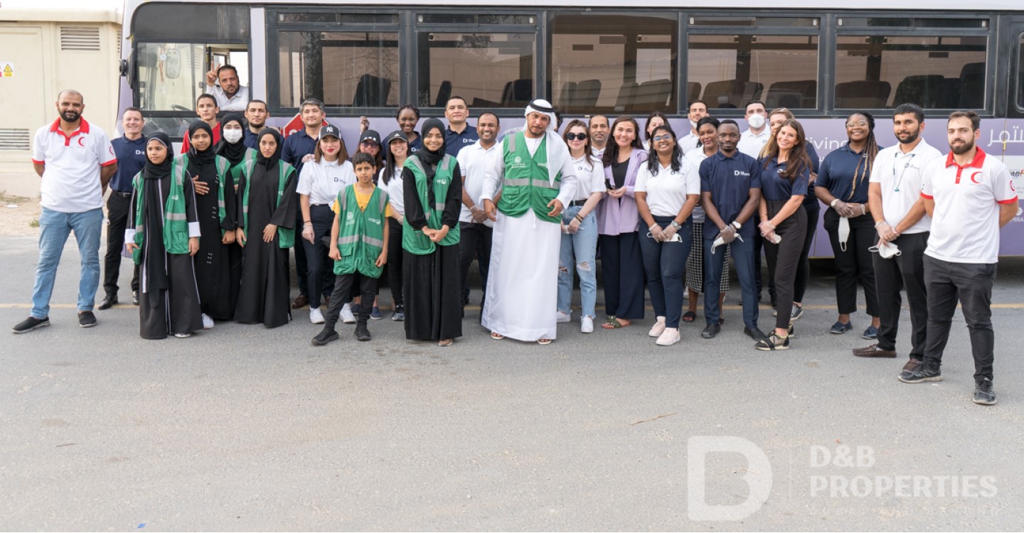  D&B Properties Donates Foods & Cooking Oil to Emirates Red Crescent